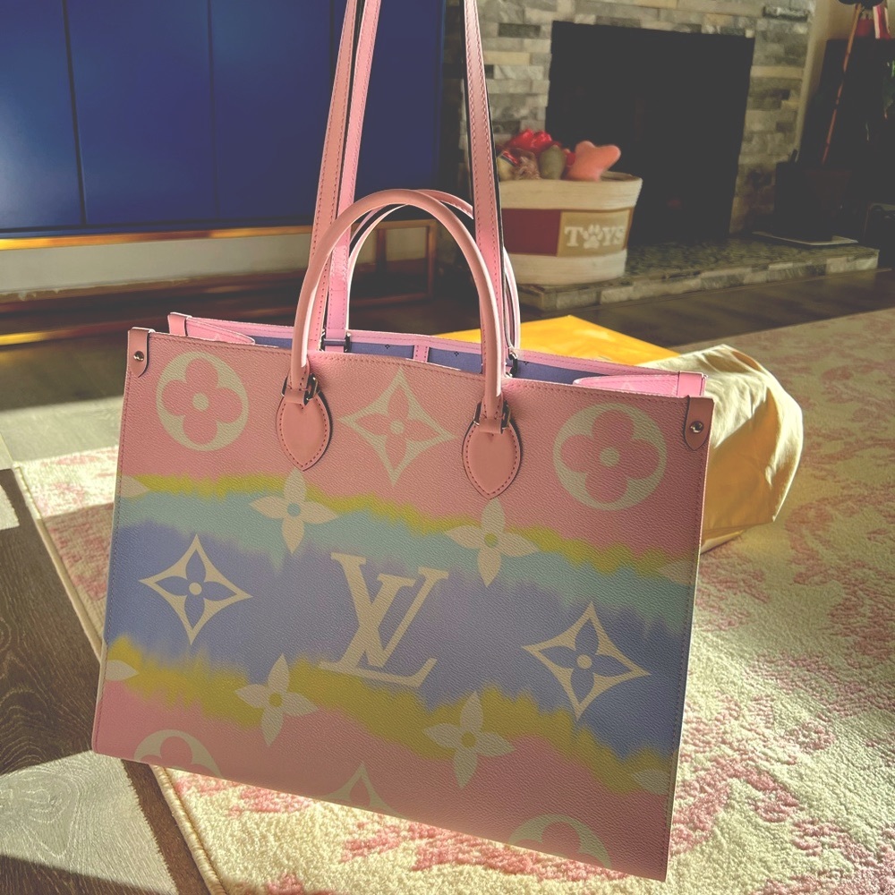 Louis Vuitton OnTheGo GM Monogram Escale Pastel